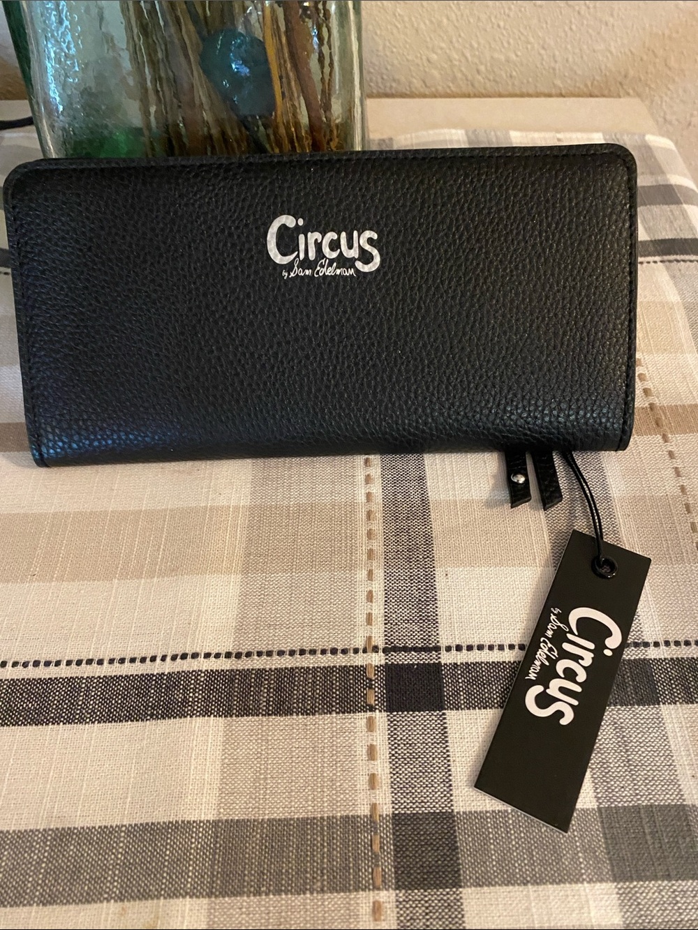 Circus by Sam Edelman Black Pebbled Zip wallet.